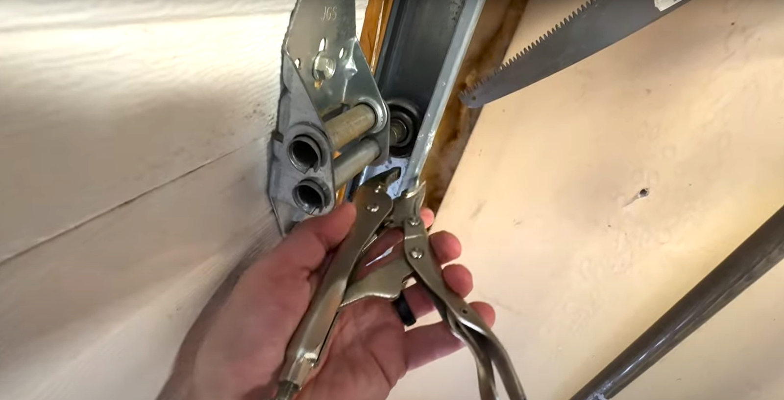 Garage Door Roller and Hardware Maintenance Services in Galena, OH